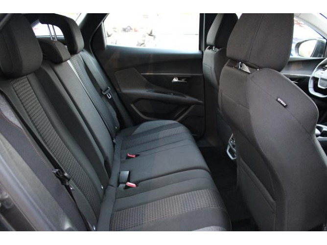 PEUGEOT 3008 1.5 HDI AUT 