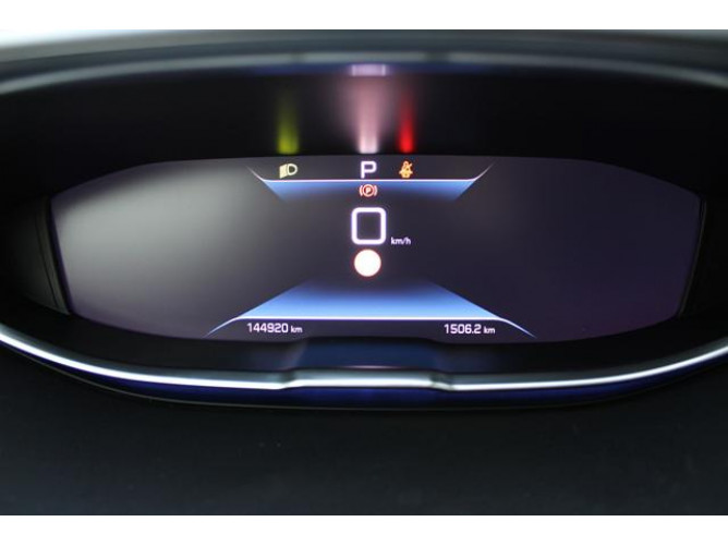 PEUGEOT 3008 1.5 HDI AUT 