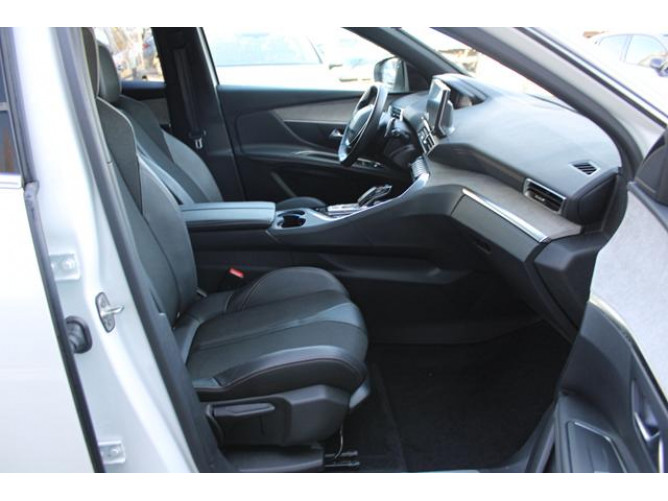 Peugeot 3008 1.5HDI GTLine AUT 