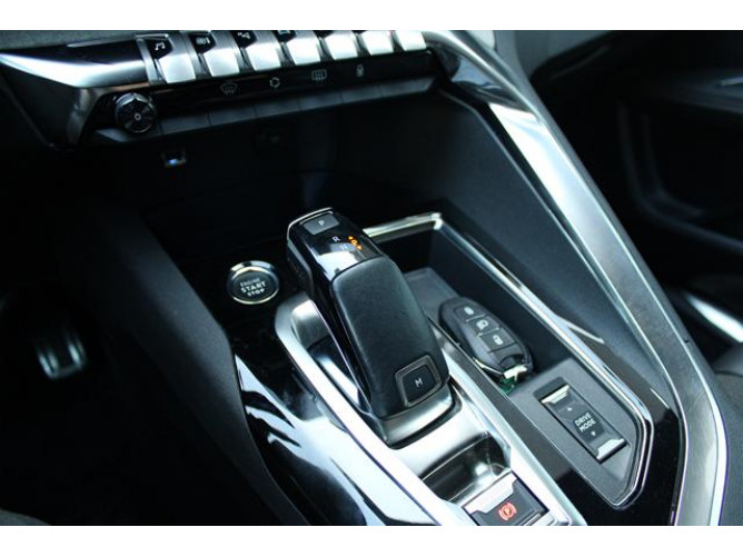 Peugeot 3008 1.5HDI GTLine AUT 