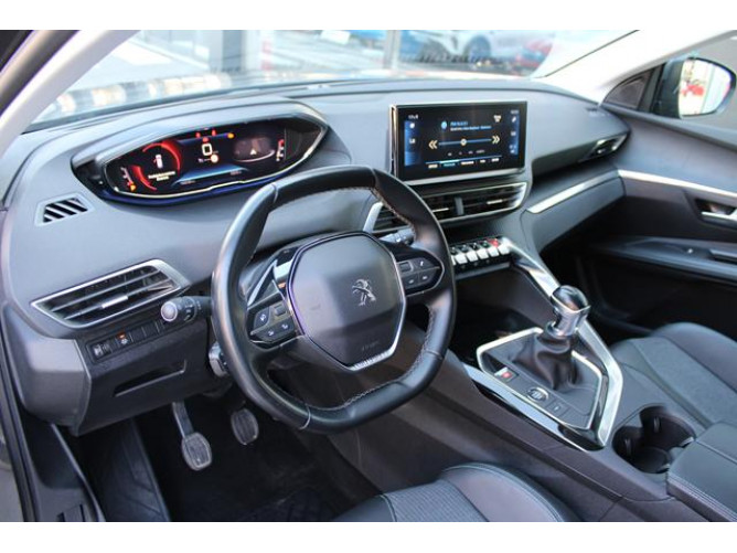 Peugeot 3008 1.2 PURETECH 