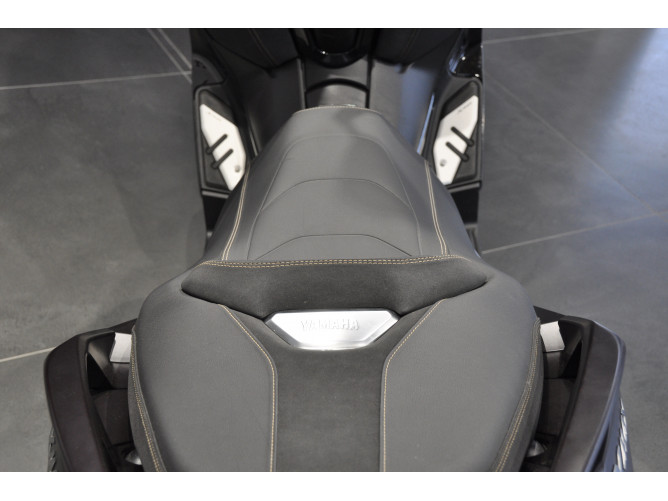 Yamaha X MAX 