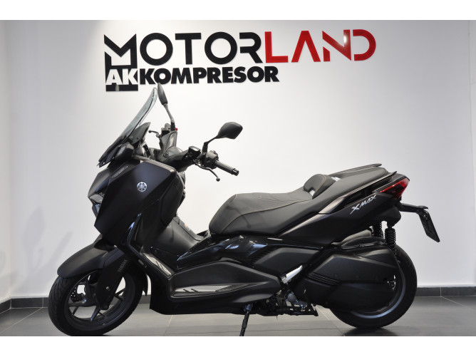Yamaha X MAX 