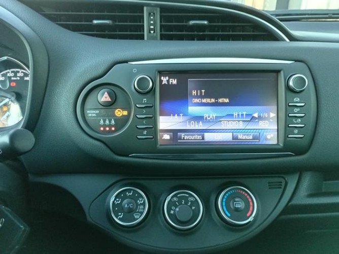 Toyota Yaris 1.5 Sol AUT 
