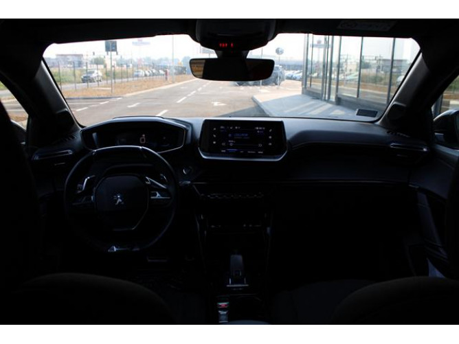 Peugeot 208 1.2 GT LINE AUT 