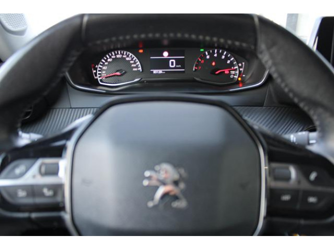Peugeot 2008 1.2 Business 