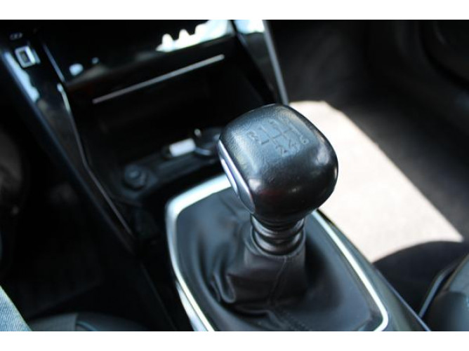 Peugeot 2008 1.2 Allure 