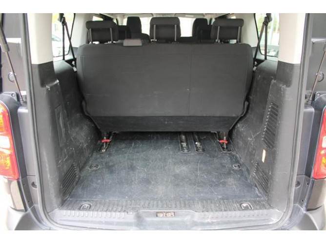 Opel Vivaro 2.0 L 180 A 8 