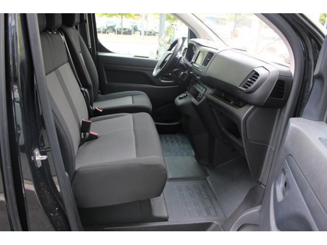 Opel Vivaro 2.0 L 180 A 8 