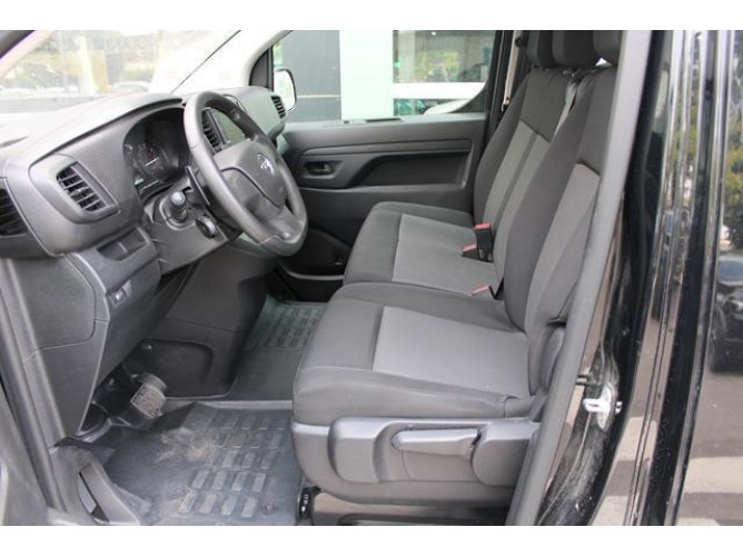 Opel Vivaro 2.0 L 180 A 8 