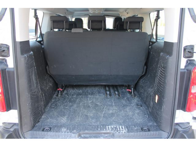 Opel Vivaro 2.0 L 180 A 8 