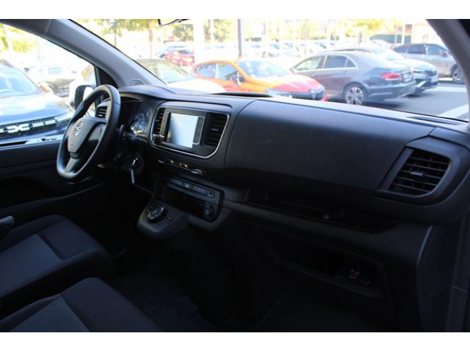 Opel Vivaro 2.0 L 180 A 8 