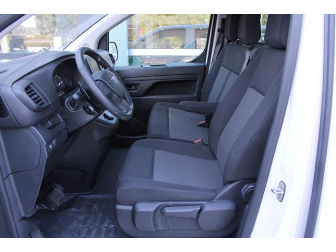 Opel Vivaro 2.0 L 180 A 8 