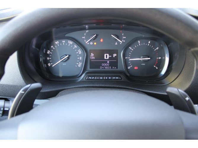 Opel Vivaro 2.0 L 180 A 8 