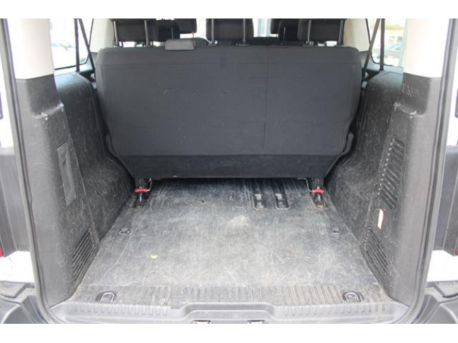 Opel Vivaro 2.0 L 180 A 8 
