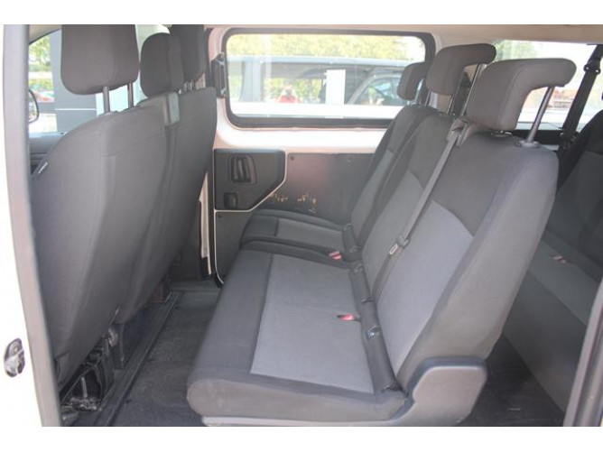Opel Vivaro 2.0 L 180 A 8 
