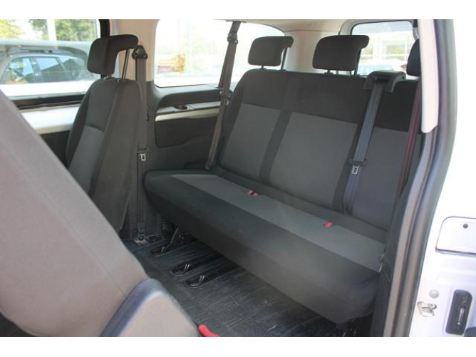 Opel Vivaro 2.0 L 180 A 8 