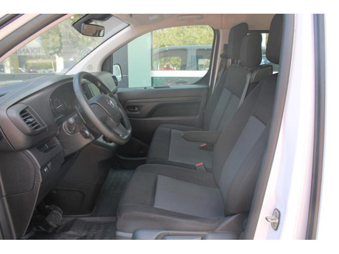 Opel Vivaro 2.0 L 180 A 8 