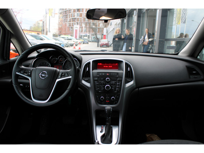 Opel Astra J 1.6 cdti AUT 