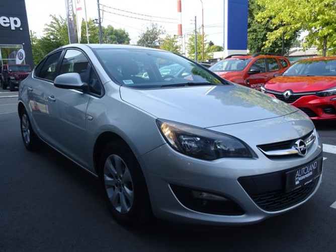 Opel Astra J 1.6 Enjoy 