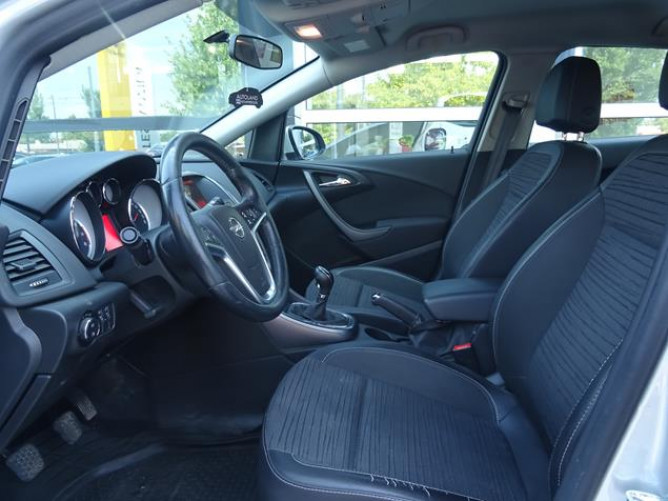 Opel Astra J 1.6 Enjoy 