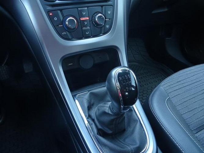 Opel Astra J 1.6 Enjoy 