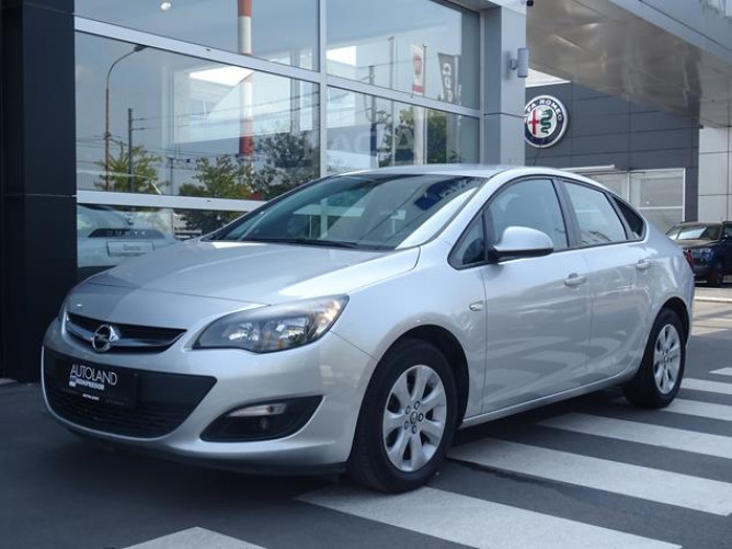 Opel Astra J 1.6 Enjoy 