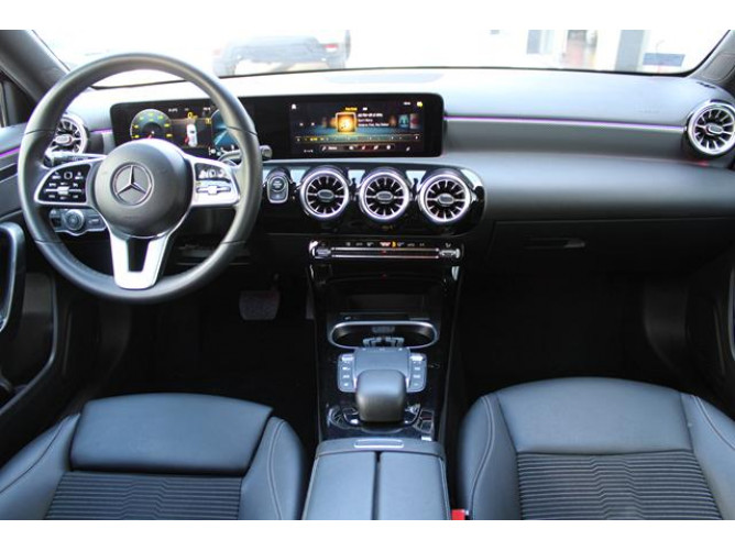 Mercedes Benz A 180 1.3 MHEV DCT 