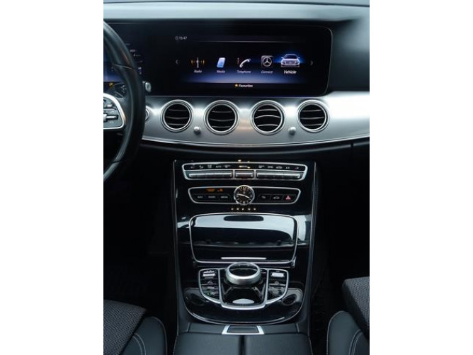 Mercedes Benz E 220 D 4MATIC 