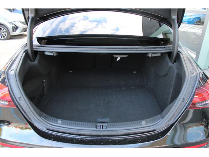 Mercedes Benz E220 D Hybrid 4MATIC 