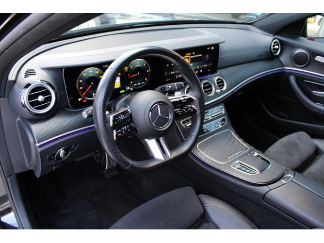 Mercedes Benz E220 D Hybrid 4MATIC 
