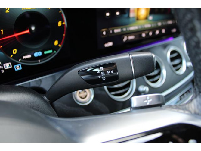 Mercedes Benz E220 D Hybrid 4MATIC 