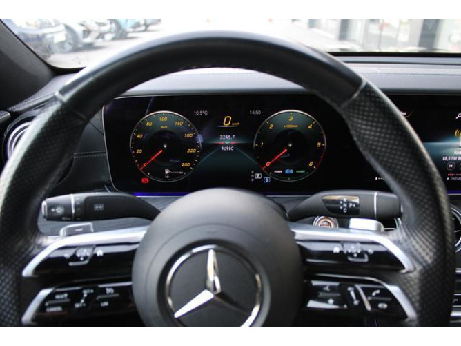 Mercedes Benz E 220 2.0 D HYB. 4MATIC 