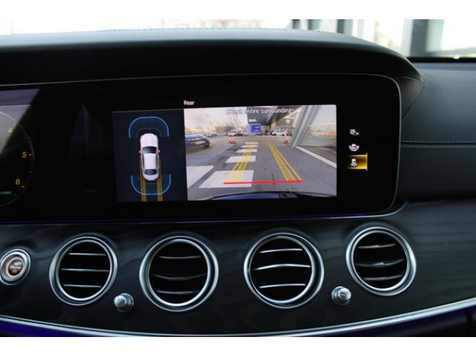 Mercedes Benz E 220 2.0 D HYB. 4MATIC 