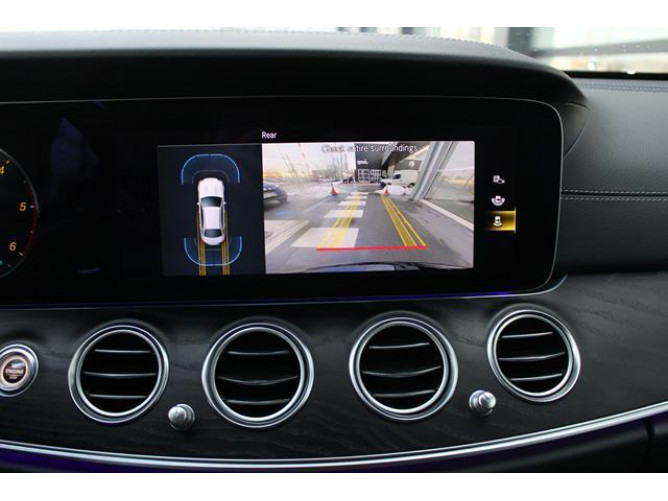 Mercedes Benz E 220 Hybrid 4 MATIC 