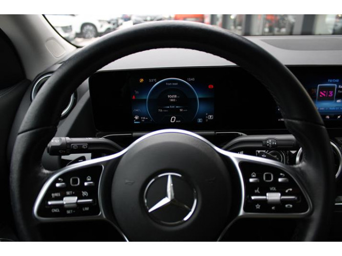 Mercedes Benz GLA 180 