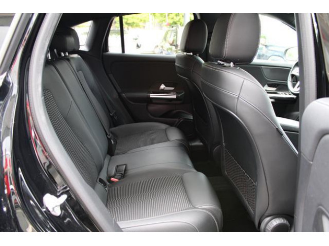 Mercedes Benz GLA 200 1.3 AUT 