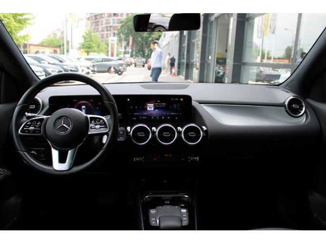 Mercedes Benz GLA 200 1.3 AUT 