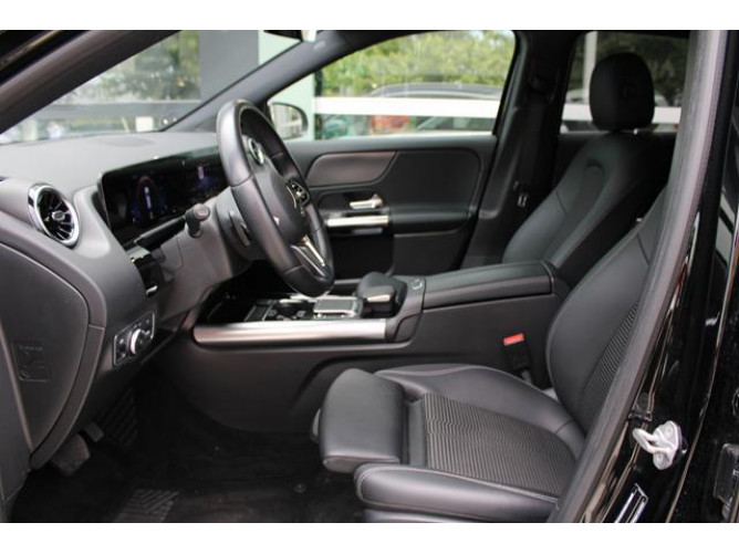 Mercedes Benz GLA 200 1.3 AUT 