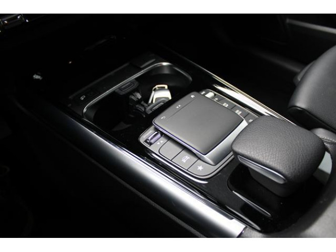 Mercedes Benz GLA 200 1.3 AUT 