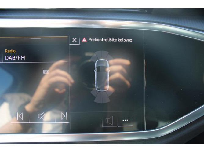 Audi Q3 2.0 TDI S TRONIC 