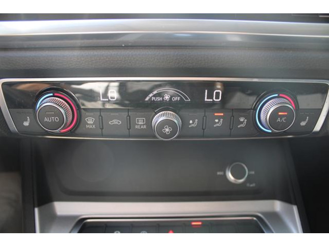 Audi Q3 2.0 TDI S TRONIC 