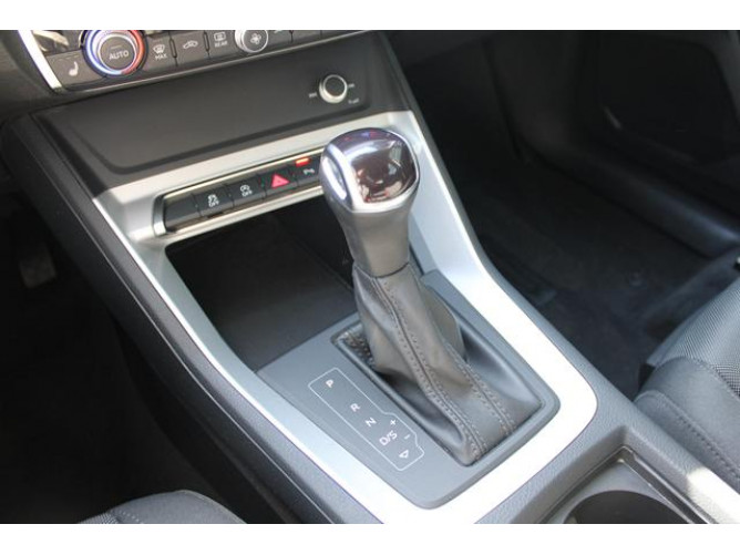 Audi Q3 2.0 TDI S TRONIC 