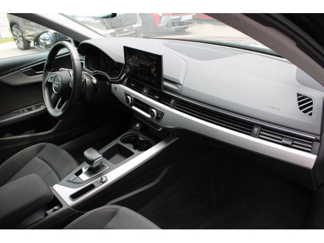 Audi A4 35 TFSI Hybrid 