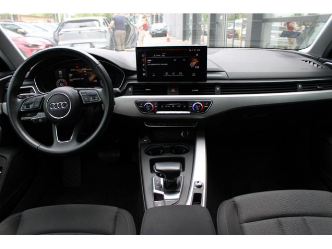 Audi A4 35 TFSI Hybrid 