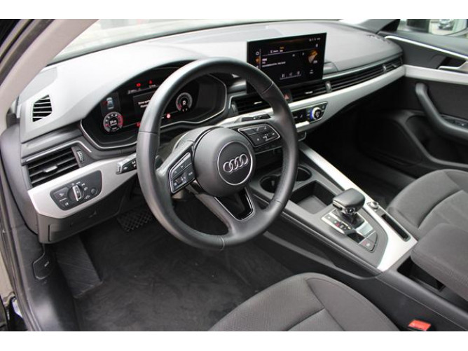 Audi A4 35 TFSI Hybrid 