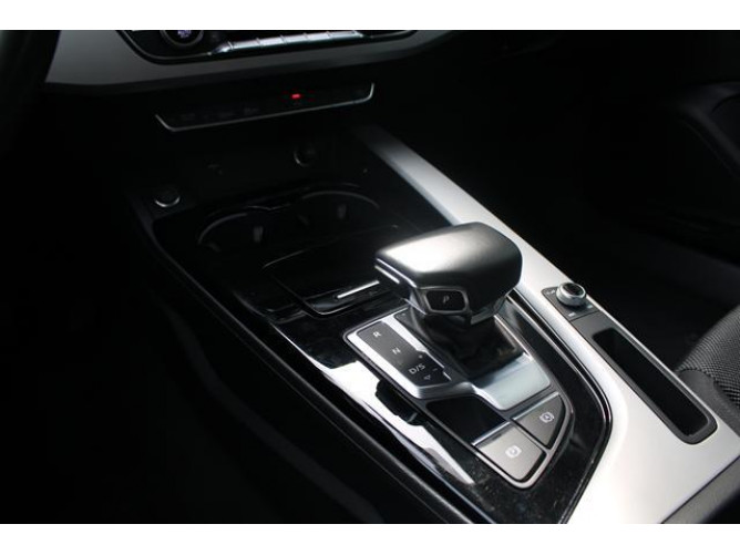 Audi A4 2.0 TFSI Hybrid 