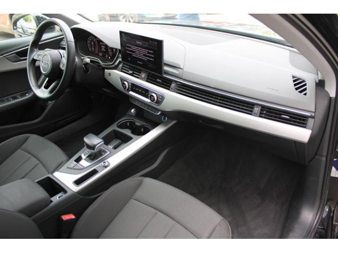 Audi A4 2.0 TFSI Hybrid 