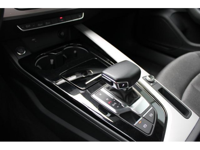 Audi A4 2.0 TFSI Hybrid 