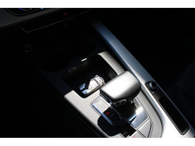 Audi A4 2.0 TFSI Hybrid 